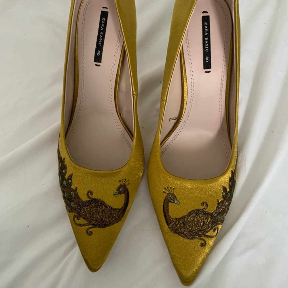 Zara court heels yellow